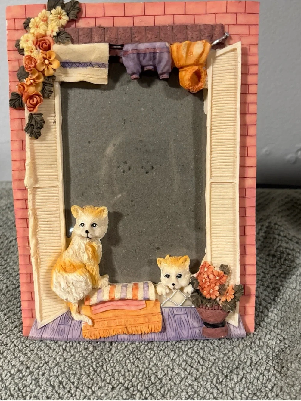 Decorative Cat Window Frame Picture Frame – Yellow & Cream